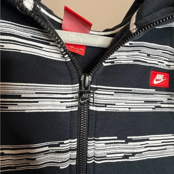 Nike Black and White Zip-Up Hoodie Size XL - Picture 3 of 10